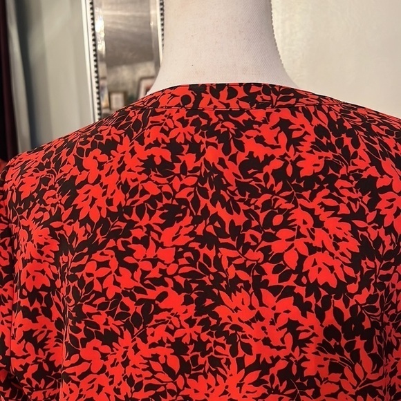 Michael Michael Kors Red and Black Floral Tunic Size Small - Picture 6 of 10
